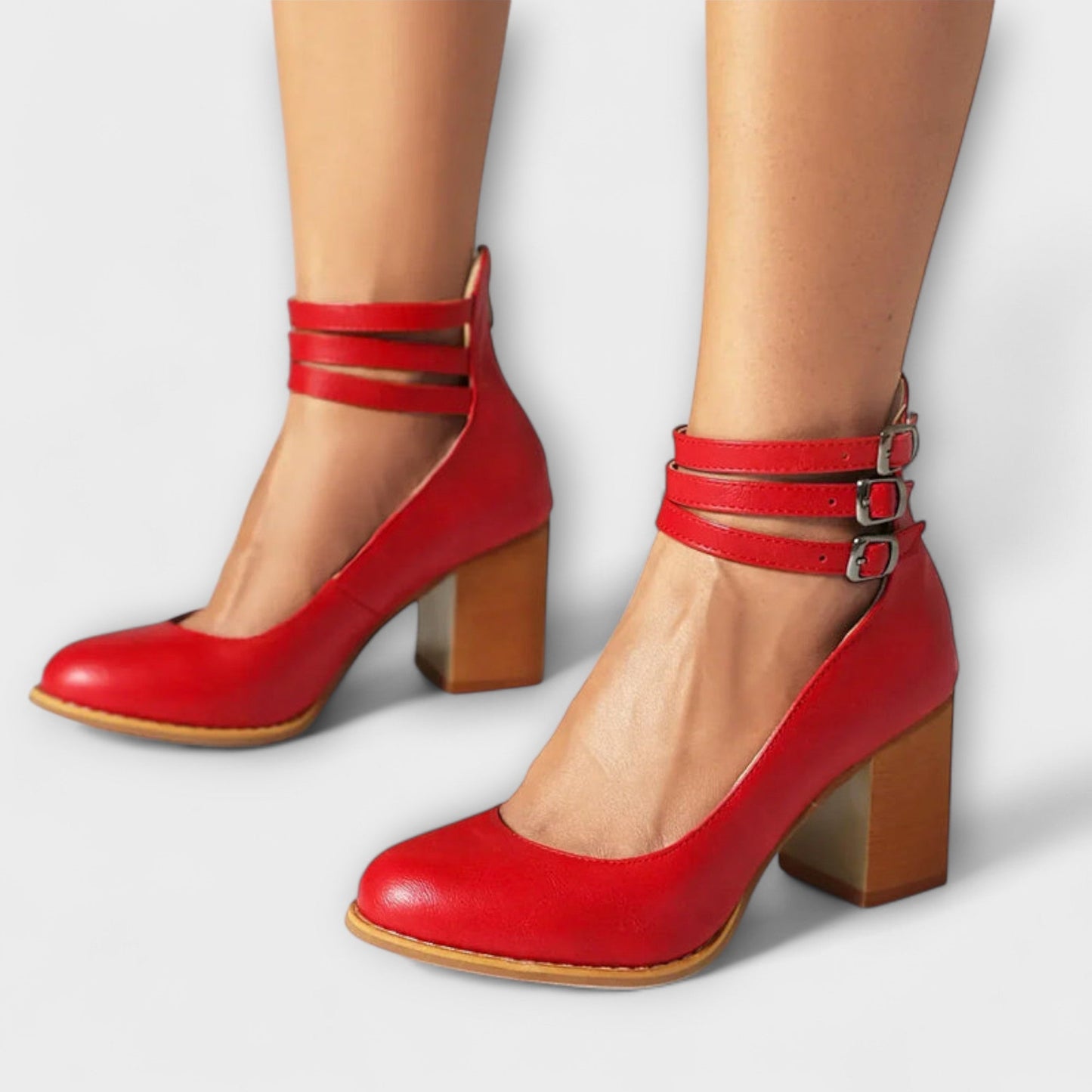 Alira – Pumps with Ankle Strap Design